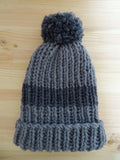 clolicot bonnet laine tricot artisanat fait main hiver femme homme chapeau pompon création couleur gris clair foncé rayé accessoire mode