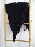 clolicot châle laine épaisse doux confort tricot artisanat fait main hiver femme homme création couleur noir qualité unique personnalisé accessoire mode