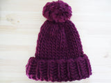 clolicot bonnet laine épaisse tricot artisanat fait main hiver femme homme chapeau pompon création couleur prune bordeaux qualité unique personnalisé accessoire mode