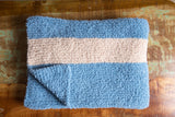 clolicot couverture bébé enfant mère père parents tricot fait main artisanat création accessoire cadeau naissance garçon fille couleur rose bleu doux confort