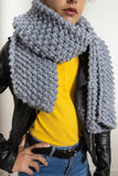 clolicot écharpe épaisse hiver laine tricot artisanat fait main création femme homme doux confort qualité unique accessoire mode style couleur gris grise 